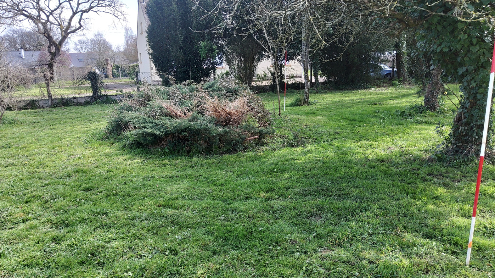 Terrain constructible de 357m2 à Bovel