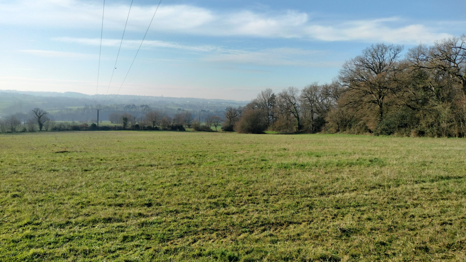 Terrain constructible de 300m2 à Torcé