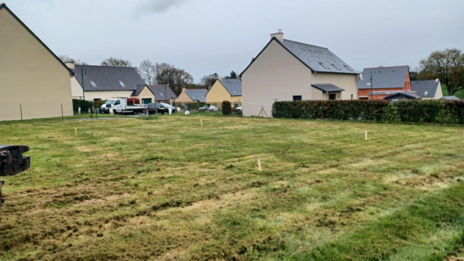 Terrain constructible de 407m2 à Cornillé