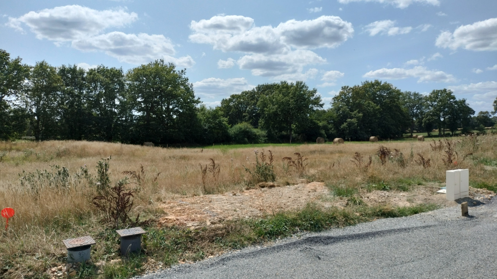 Terrain constructible de 300m2 à Bréal-sous-Montfort