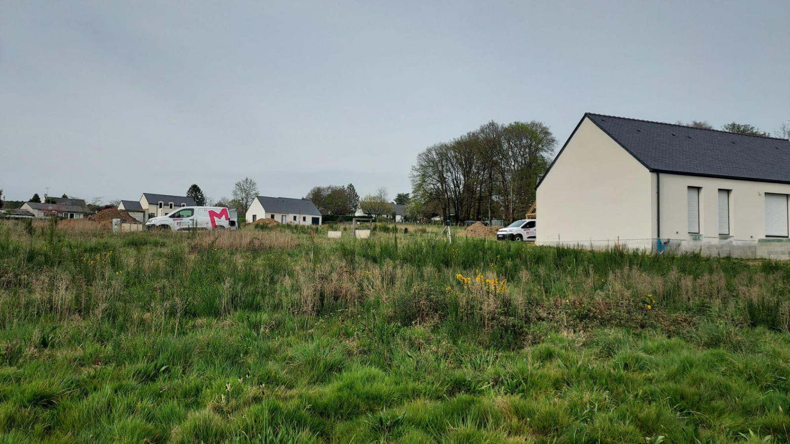 Terrain constructible de 319m2 à Sens-de-Bretagne