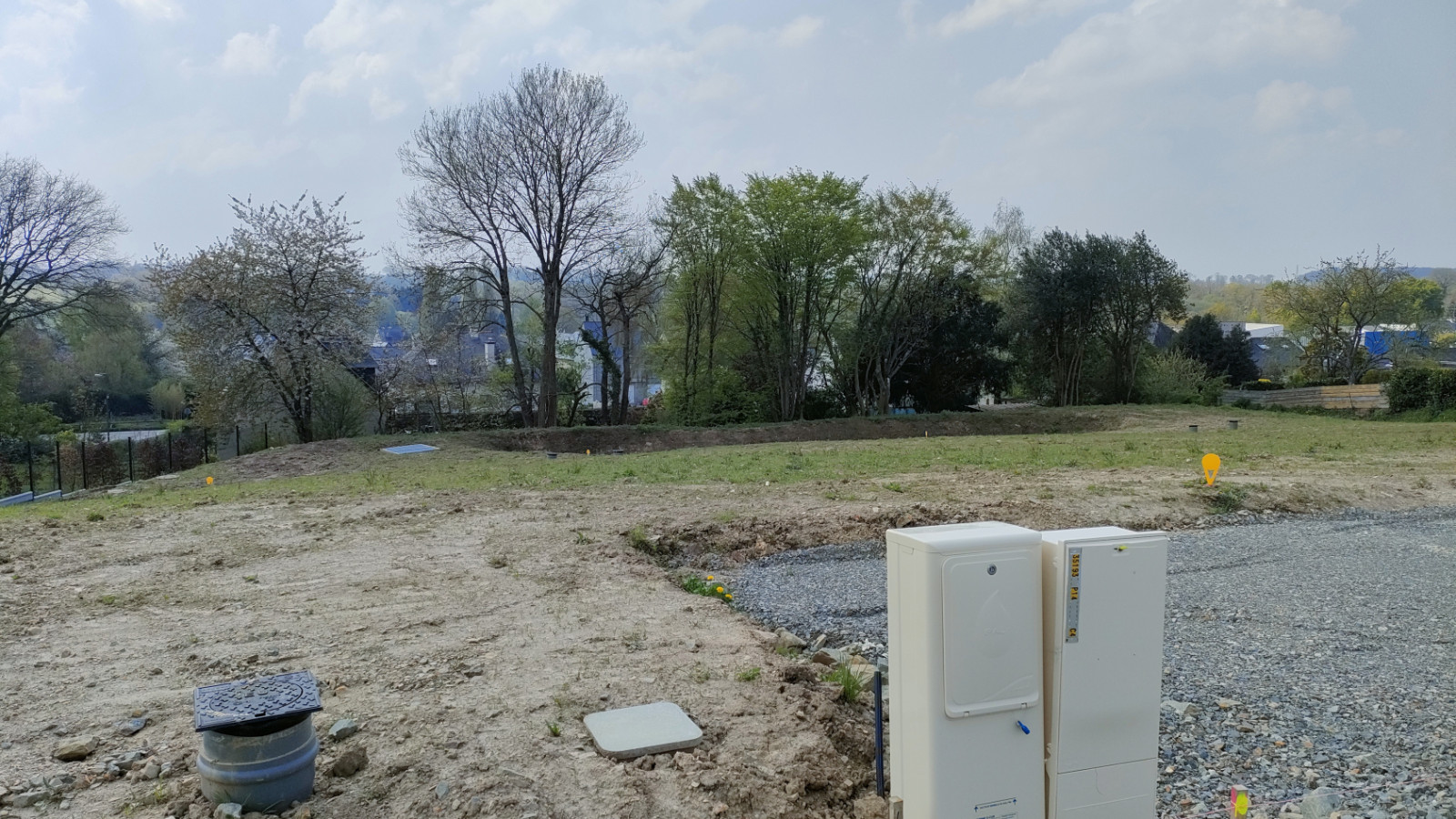 Terrain constructible de 323m2 à Pancé