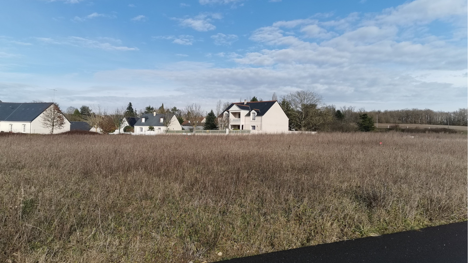Terrain constructible de 406m2 à Sainte-Maure-de-Touraine