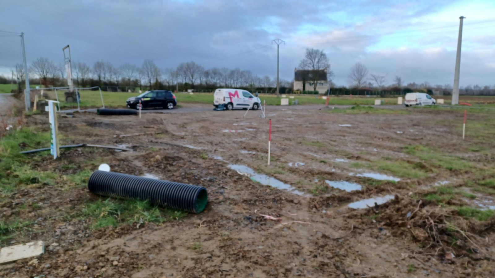 Terrain constructible de 418m2 à Plerguer