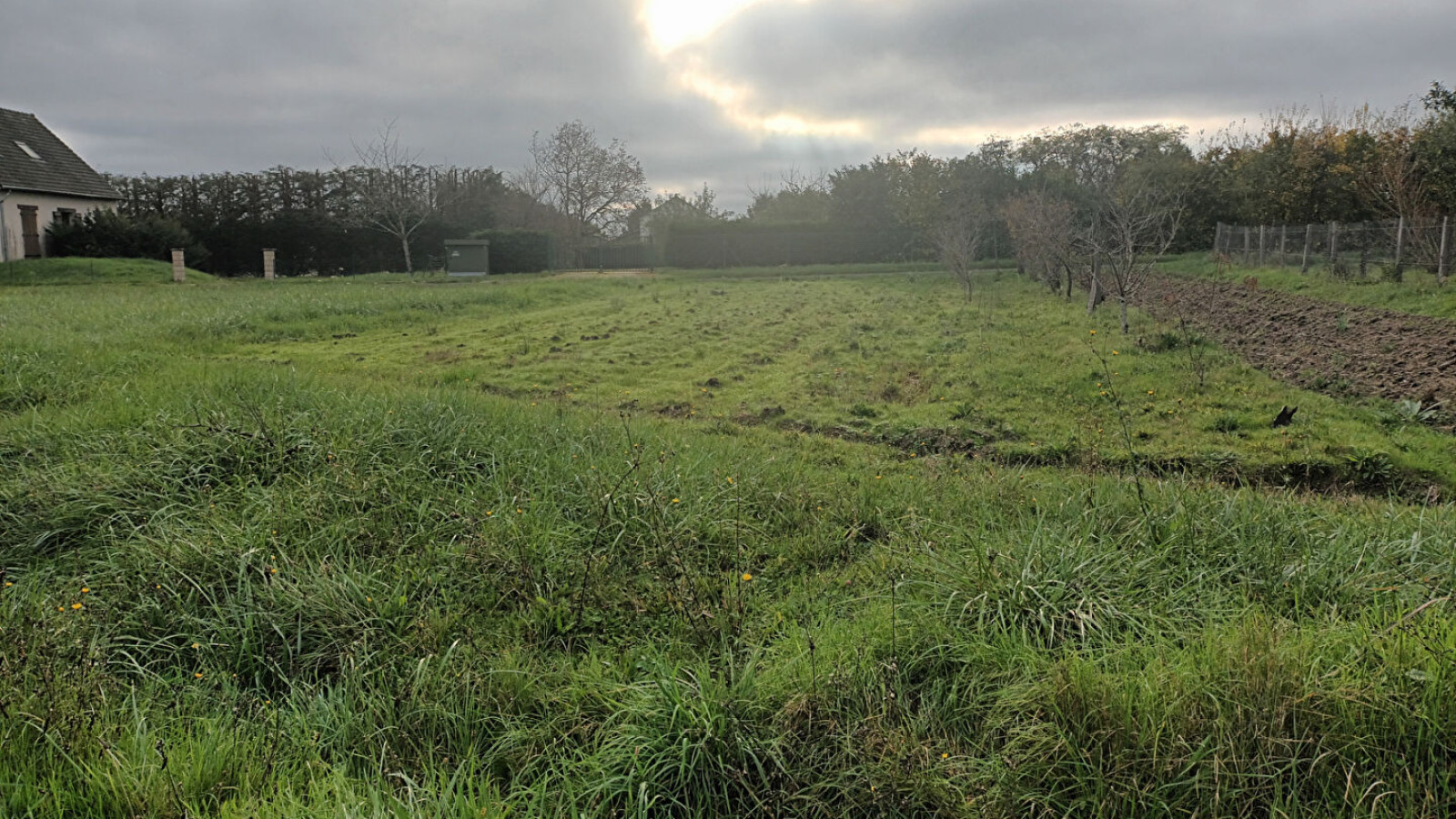 Terrain constructible de 670m2 à Fontaines-en-Sologne