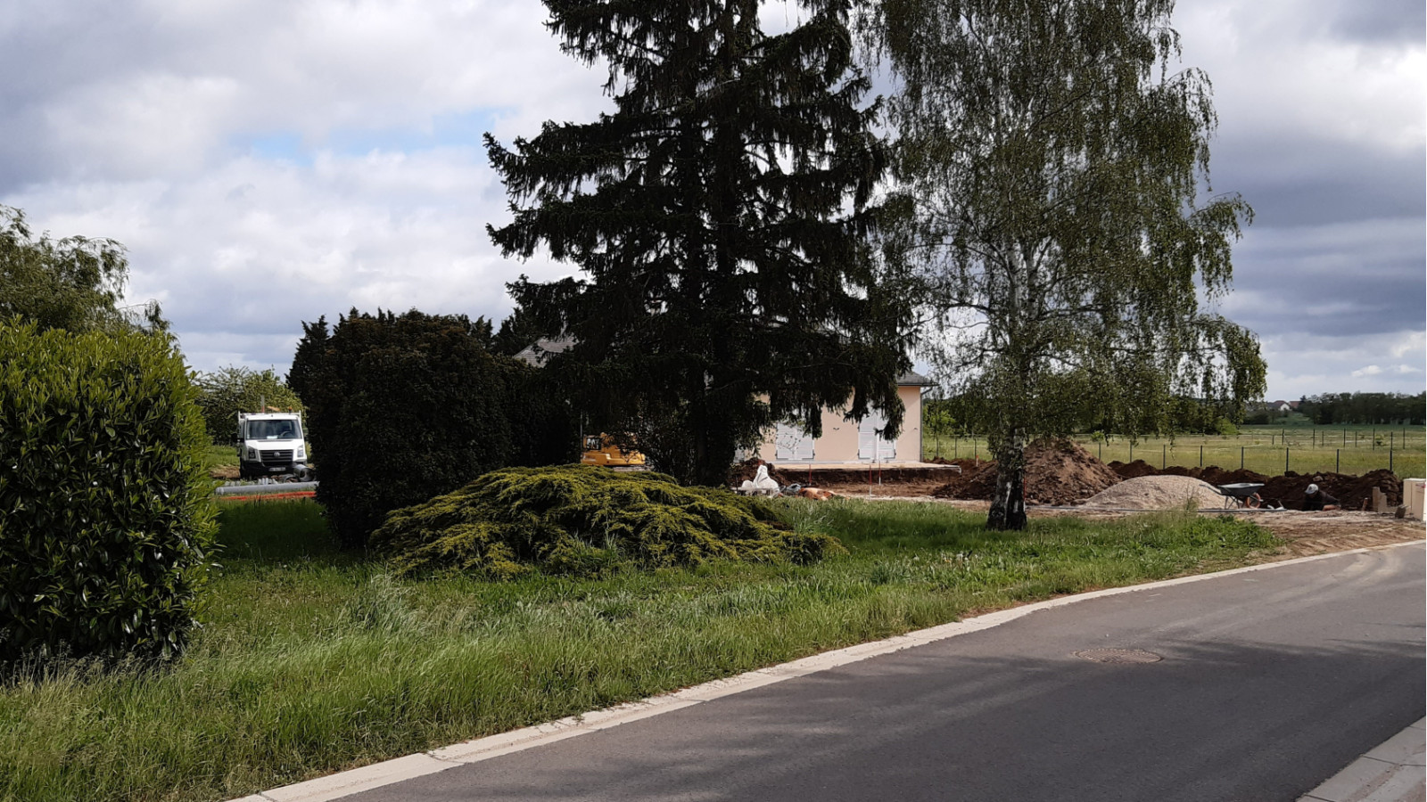 Terrain constructible de 415m2 à Saint-Lyé-la-Forêt