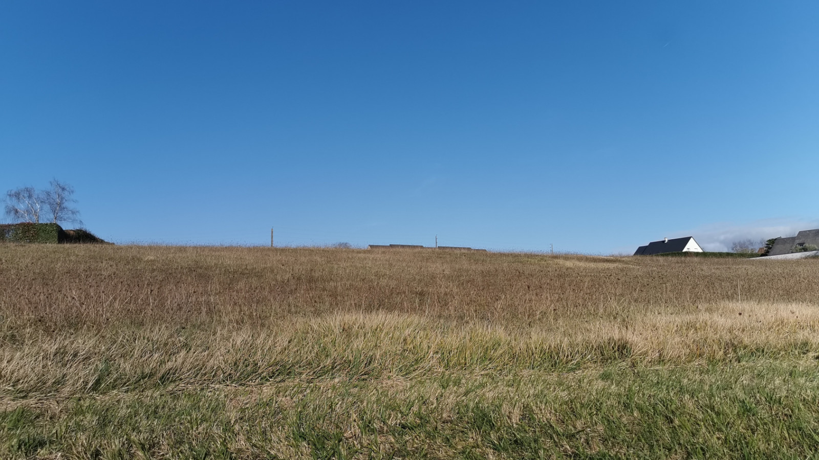 Terrain constructible de 402m2 à Monnaie