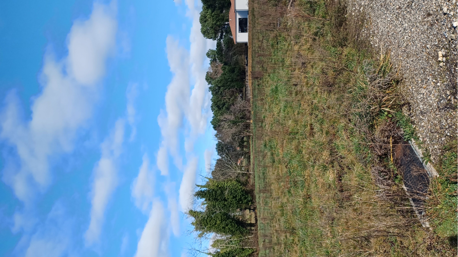 Terrain constructible de 475m2 à Saint-Yzan-de-Soudiac