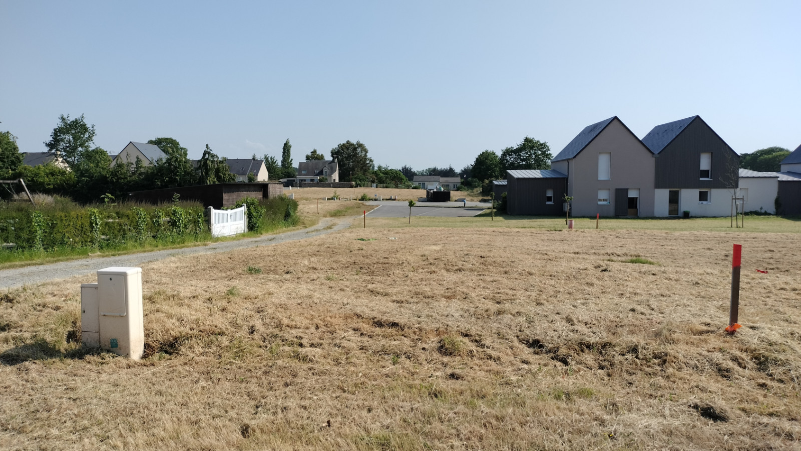 Terrain constructible de 423m2 à Sens-de-Bretagne