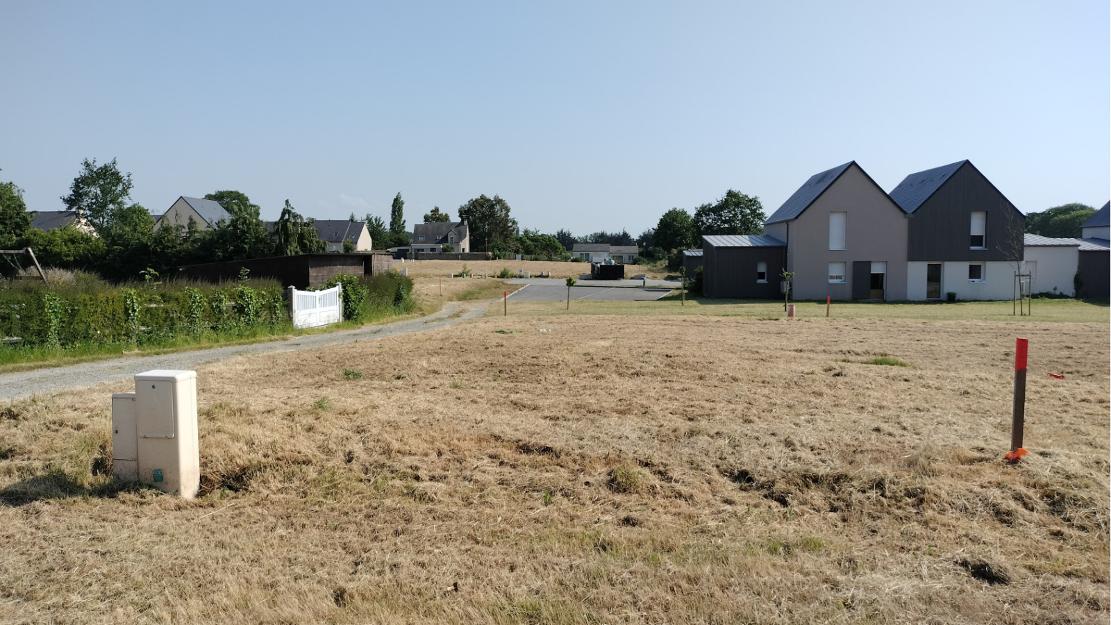 Terrain constructible de 423m2 à Sens-de-Bretagne