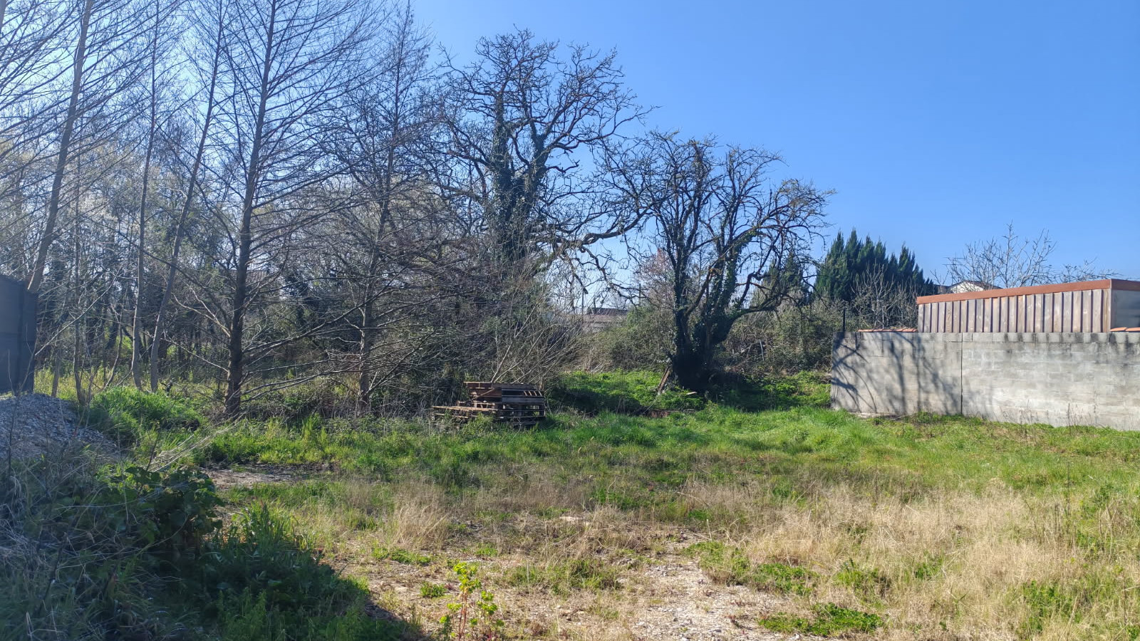 Terrain constructible de 863m2 à Saint-Laurent-Médoc