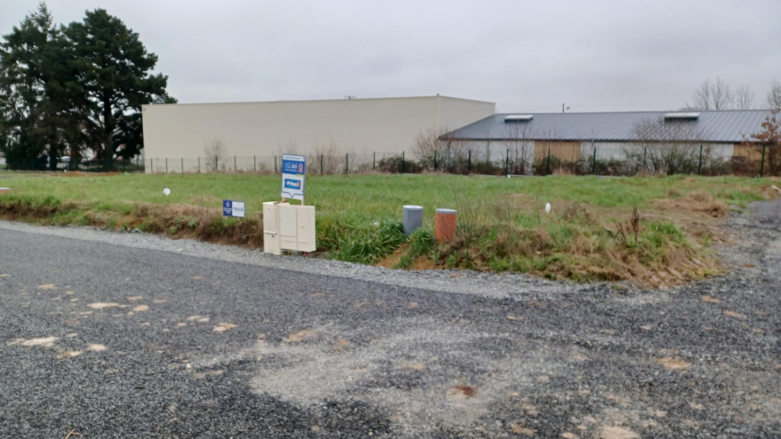 Terrain constructible de 474m2 à Montreuil-le-Gast