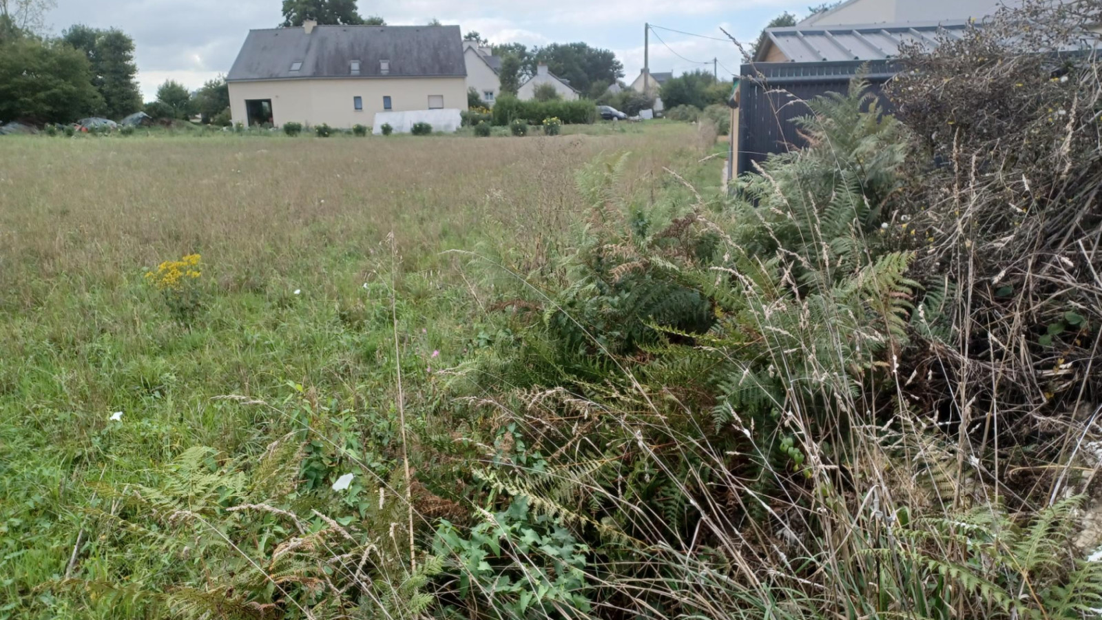 Terrain constructible de 388m2 à Cornillé