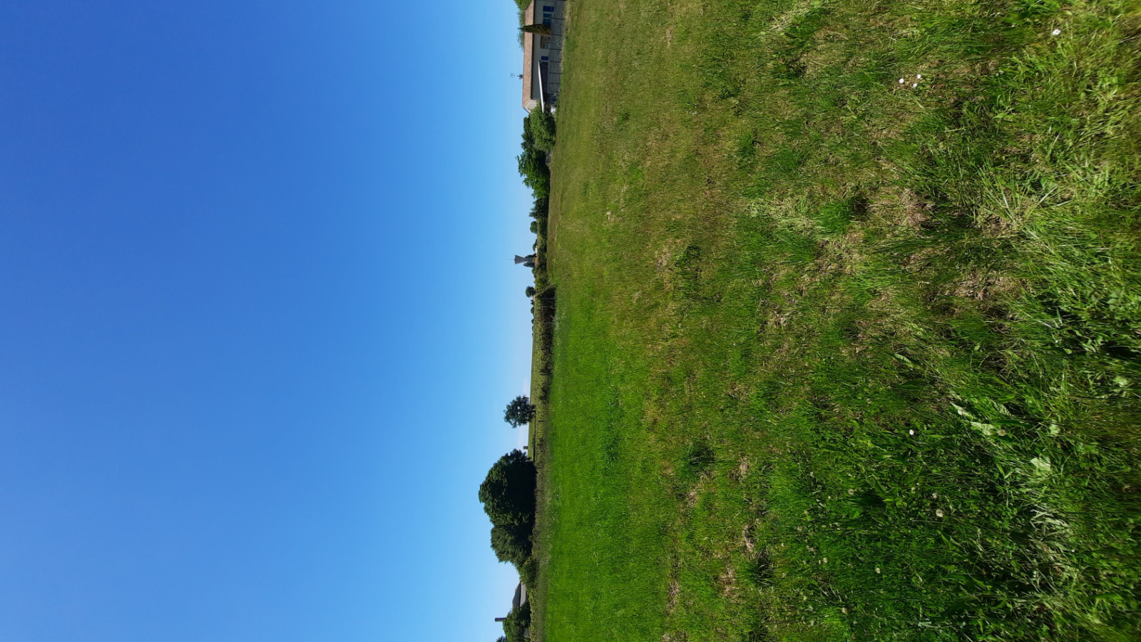 Terrain constructible de 752m2 à Baigneaux