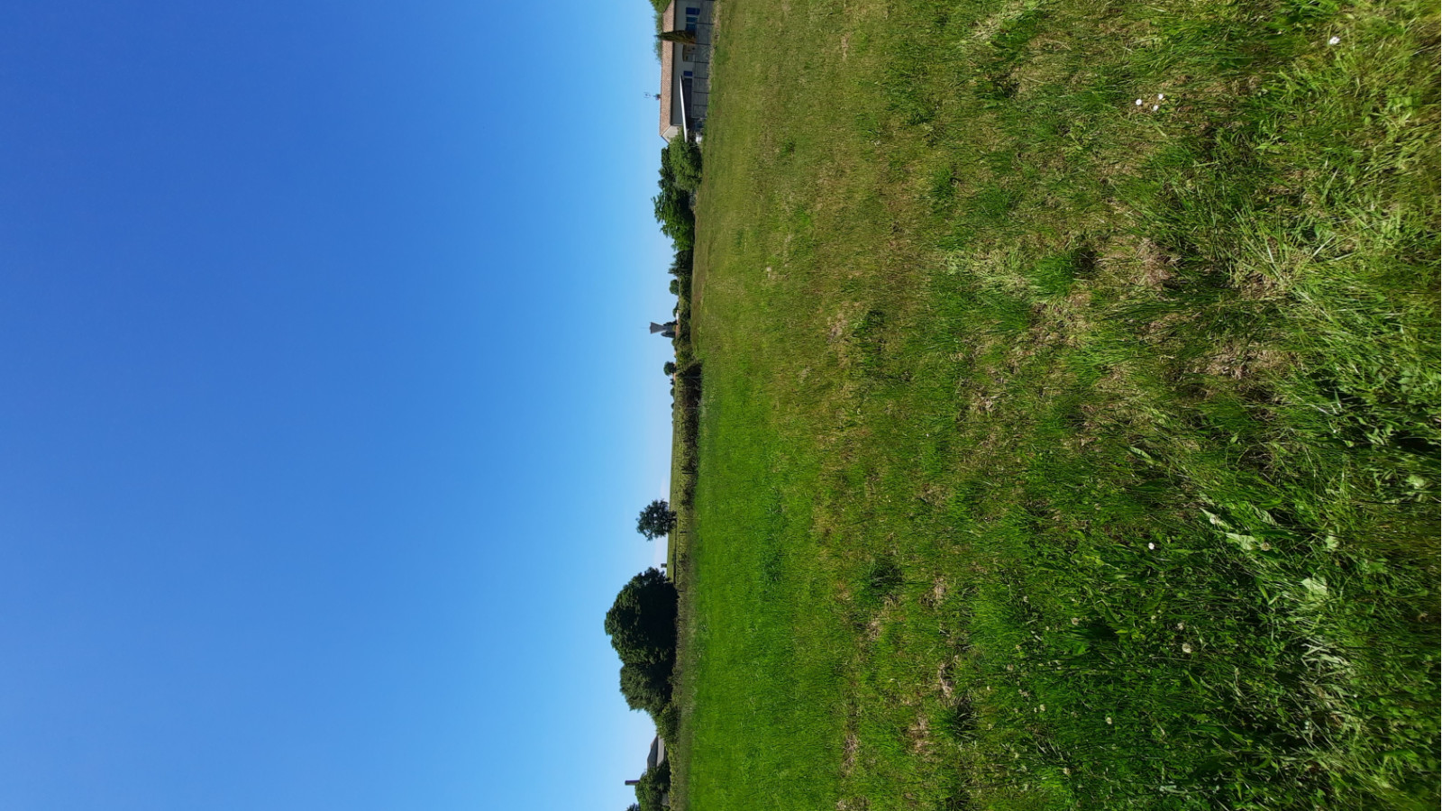 Terrain constructible de 752m2 à Baigneaux