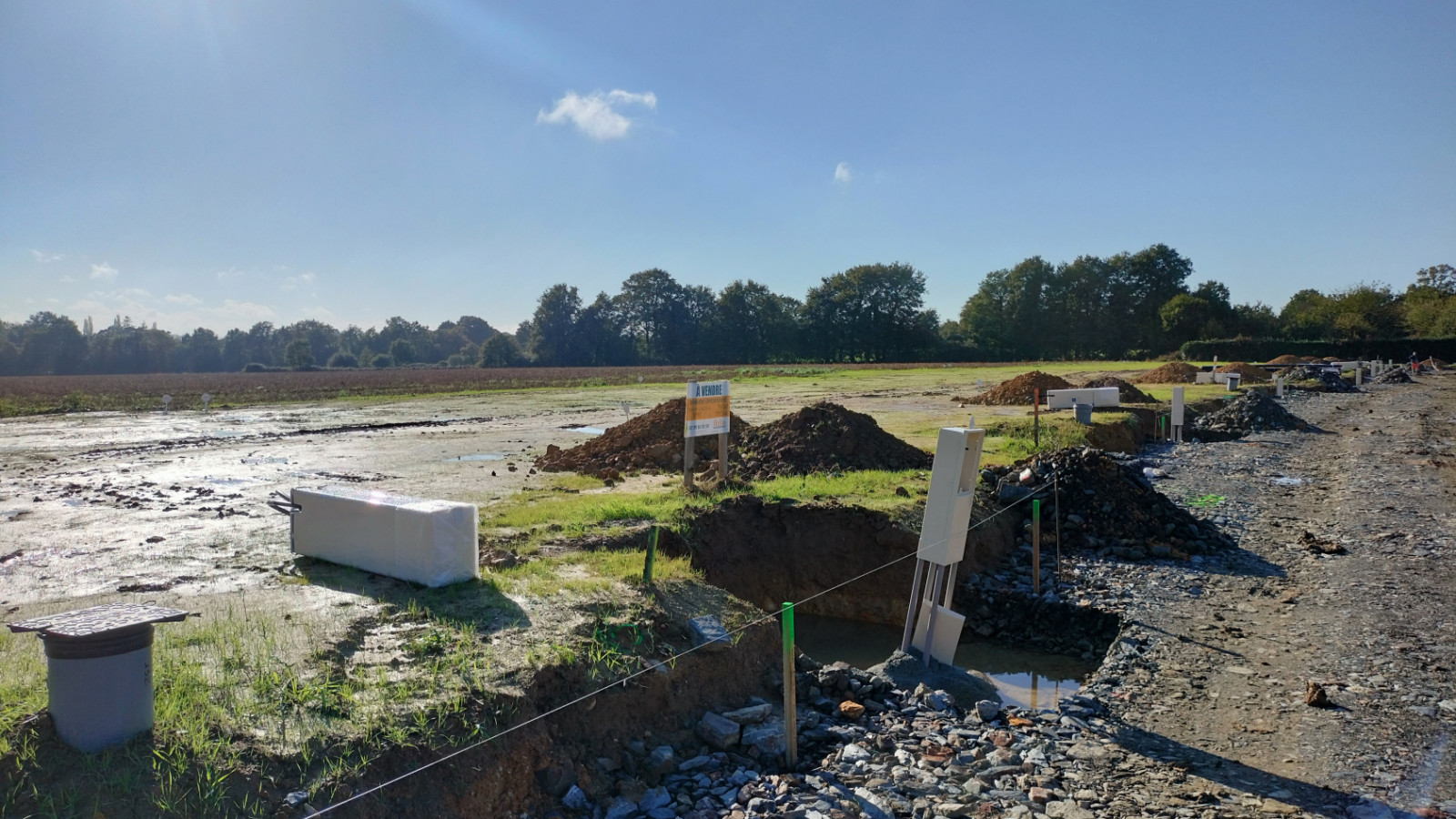 Terrain constructible de 220m2 à Crevin