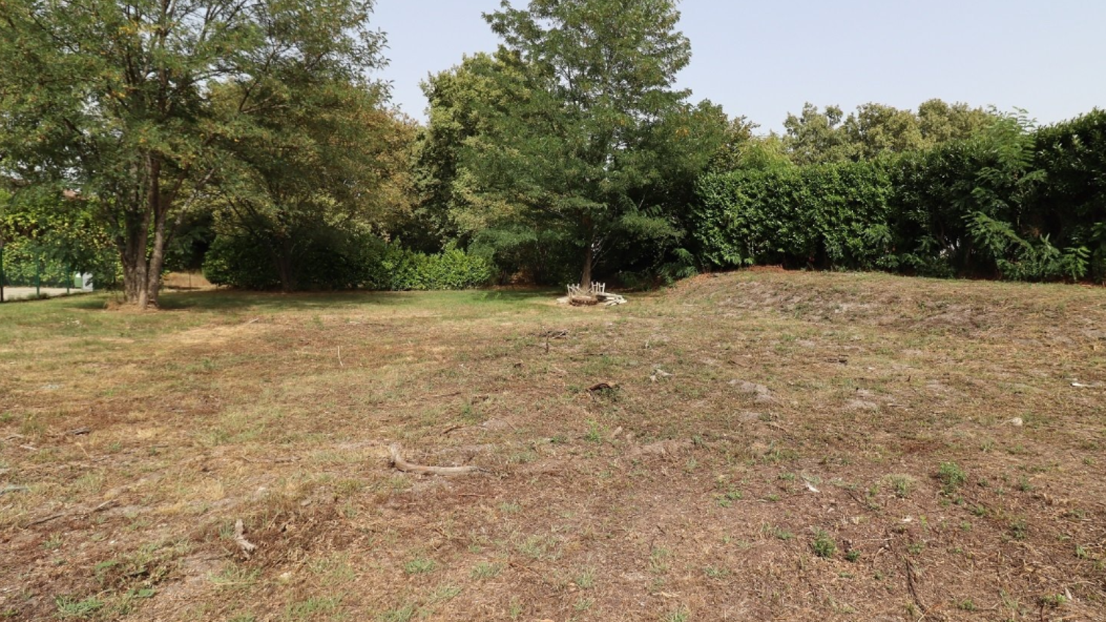 Terrain constructible de 610m2 à Martillac