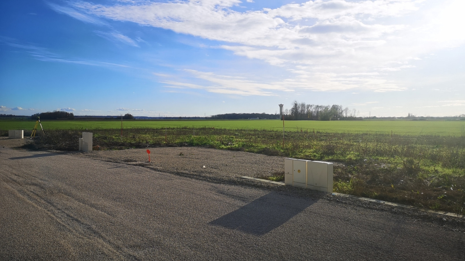 Terrain constructible de 379m2 à Agencourt