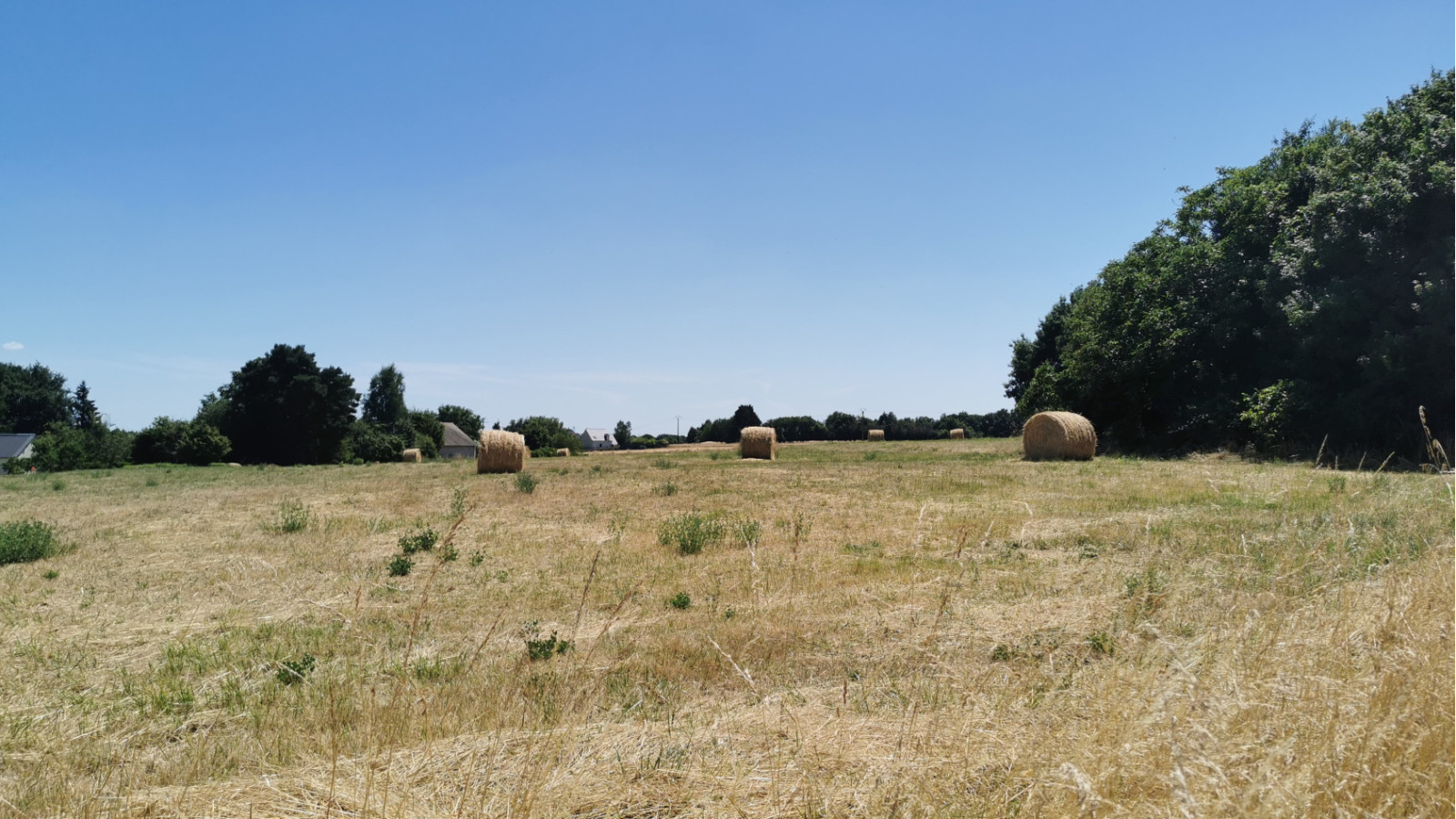 Terrain constructible de 633m2 à Notre-Dame-d'Oé