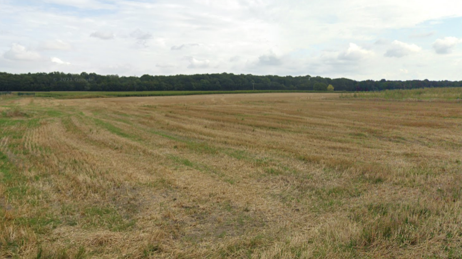 Terrain constructible de 657m2 à Semoy