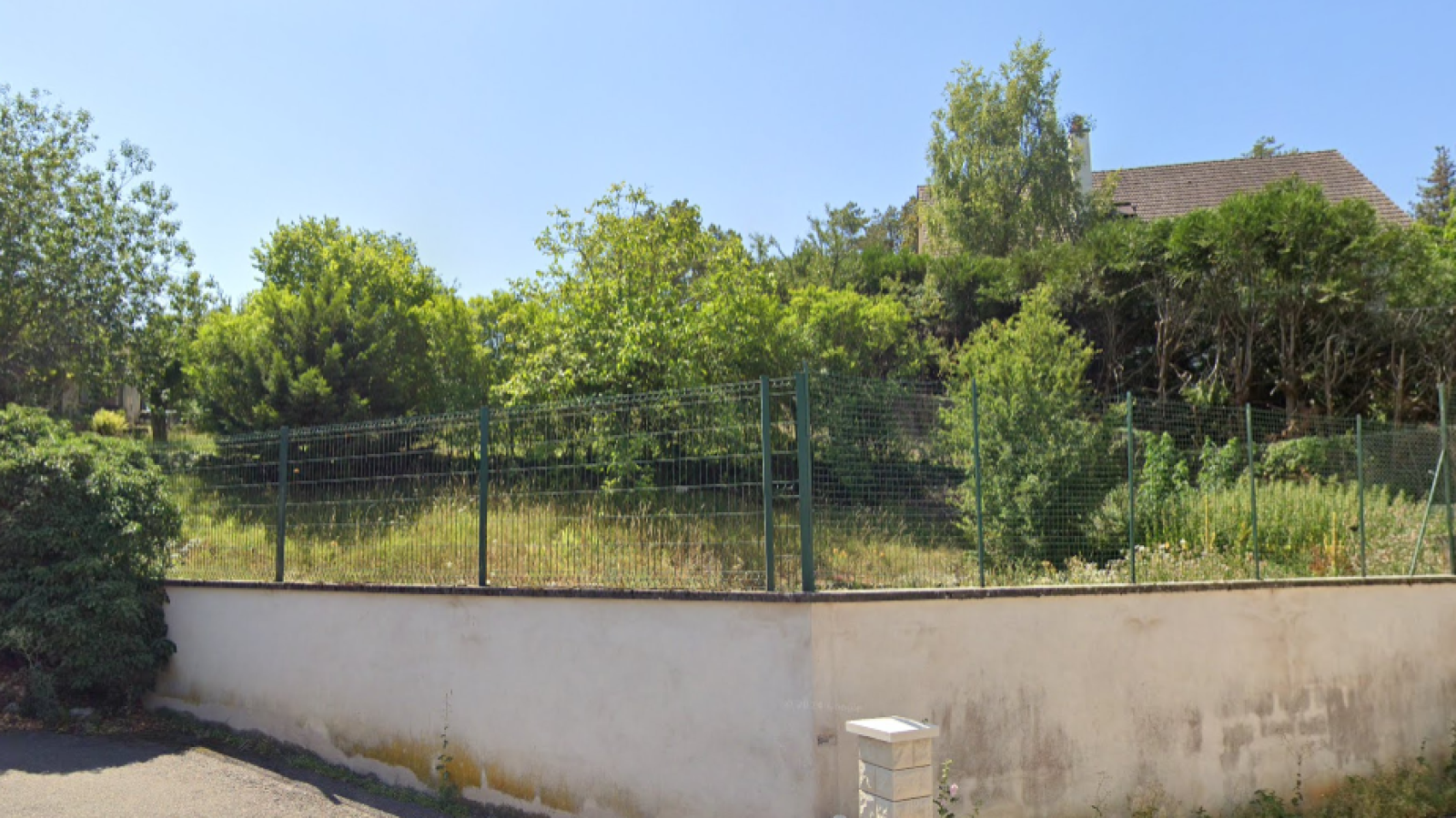 Terrain constructible de 558m2 à Chenôve