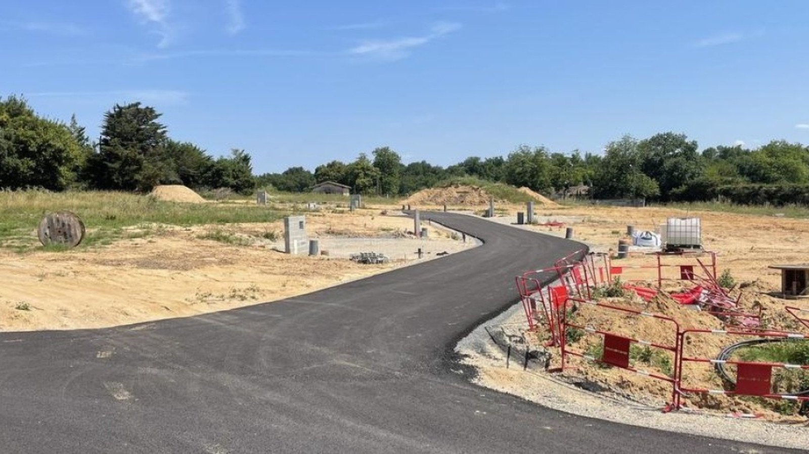 Terrain constructible de 763m2 à Lanton