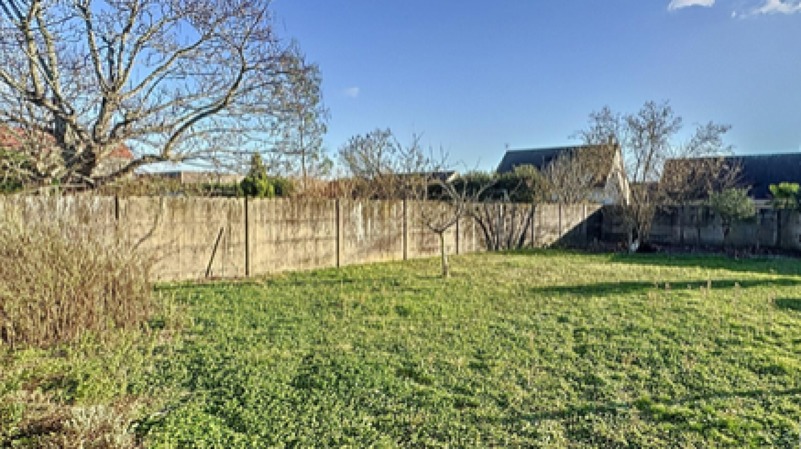 Terrain constructible de 577m2 à La Ferté-Beauharnais