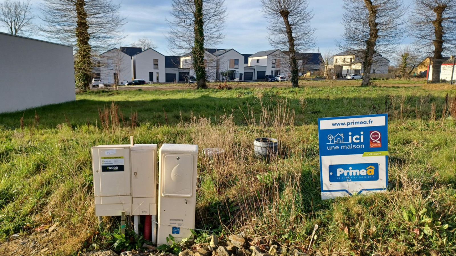 Terrain constructible de 313m2 à Dourdain