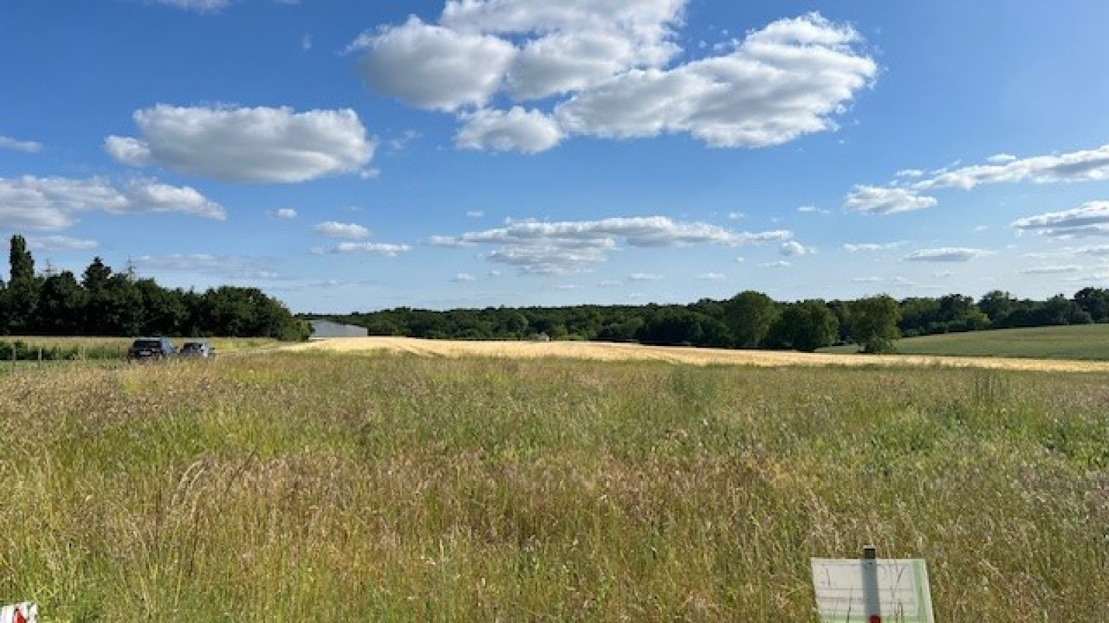 Terrain constructible de 1345m2 à Rouziers-de-Touraine