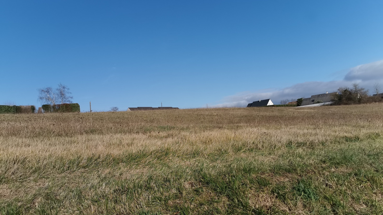 Terrain constructible de 260m2 à Monnaie