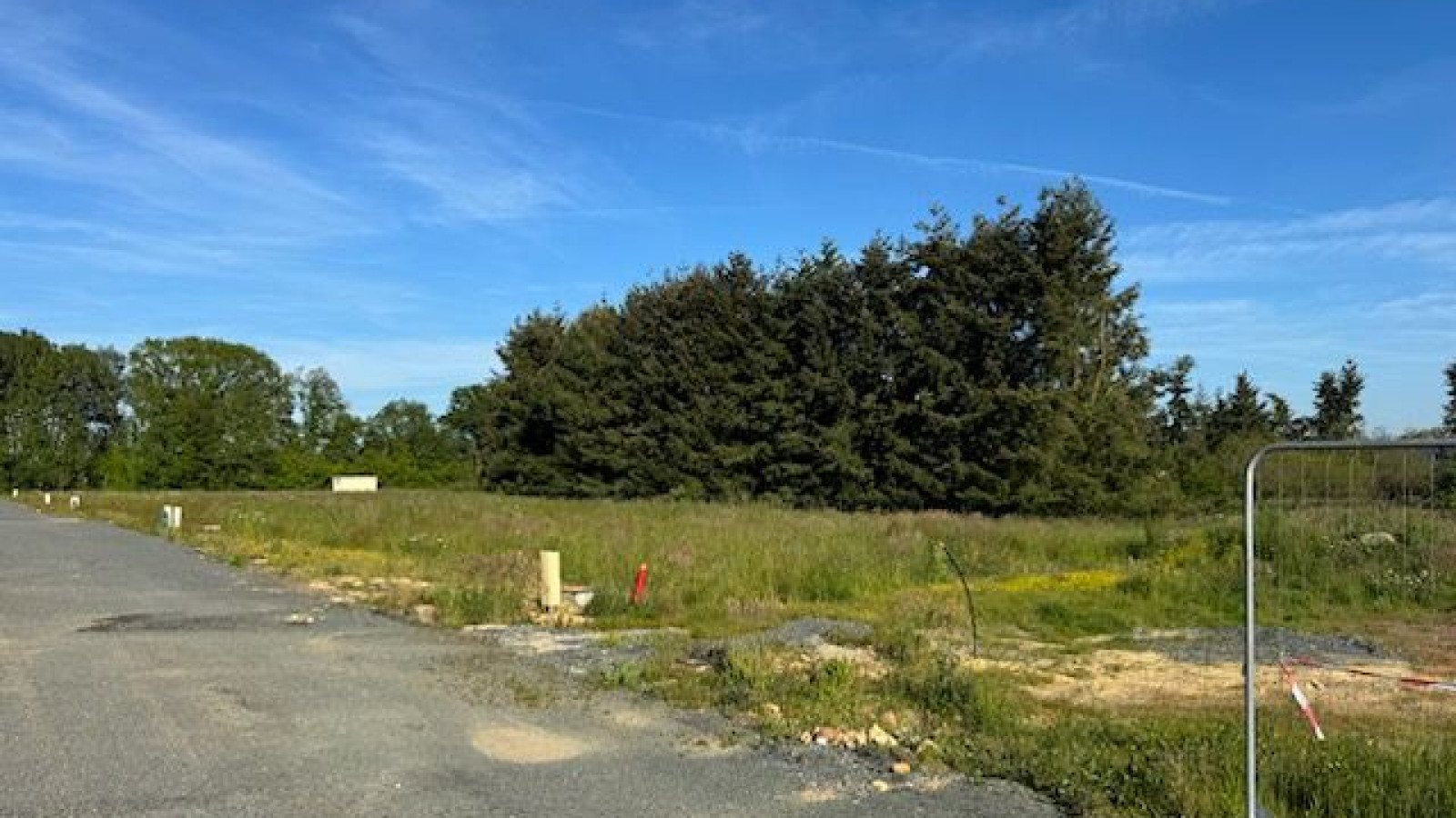 Terrain constructible de 352m2 à Baugé-en-Anjou