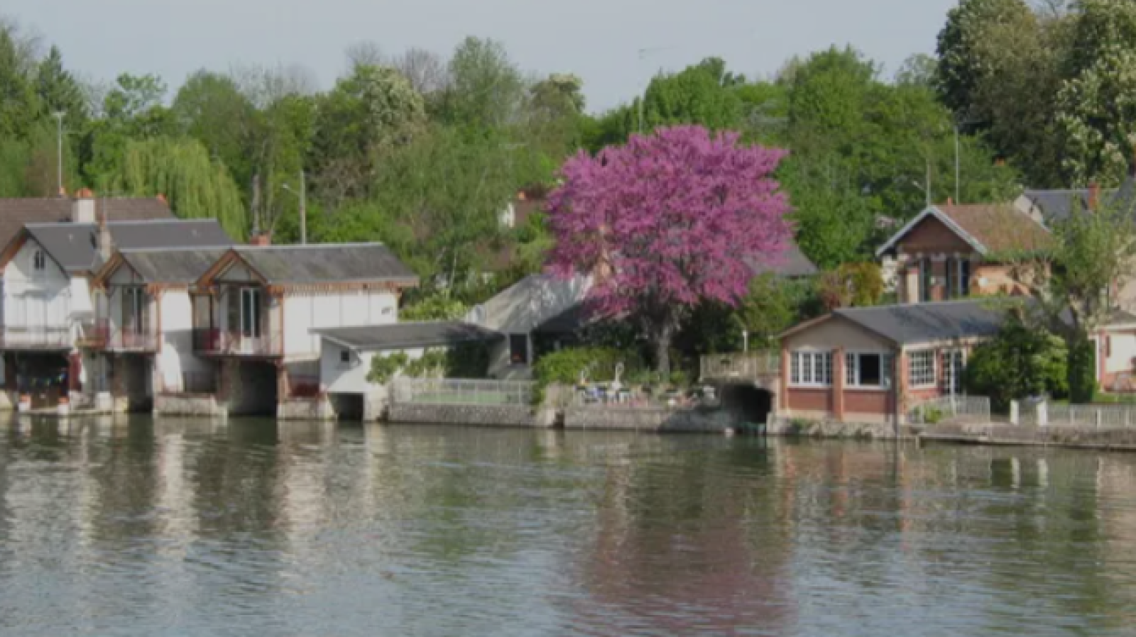 Terrain constructible de 594m2 à Olivet