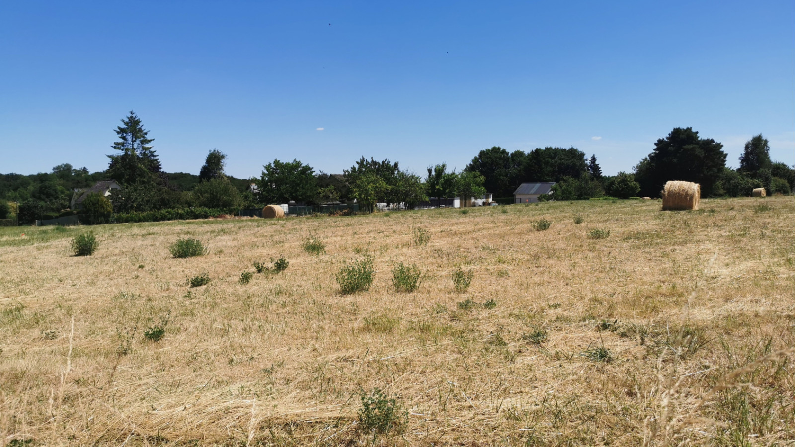 Terrain constructible de 676m2 à Beaumont-Louestault