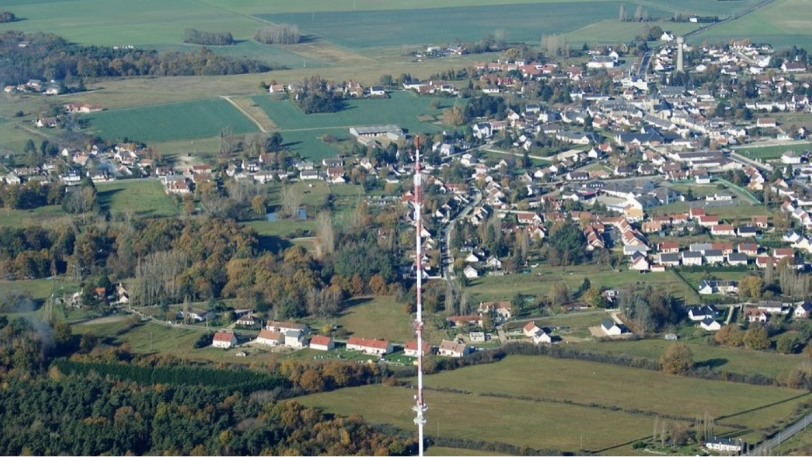 Terrain constructible de 557m2 à Traînou