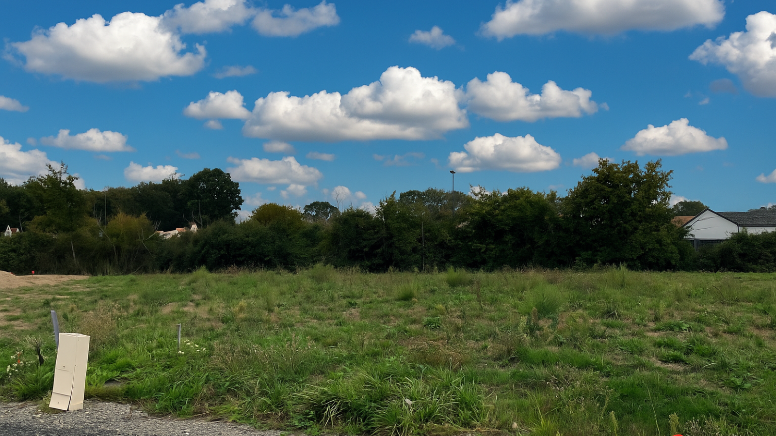 Terrain constructible de 350m2 à Apremont