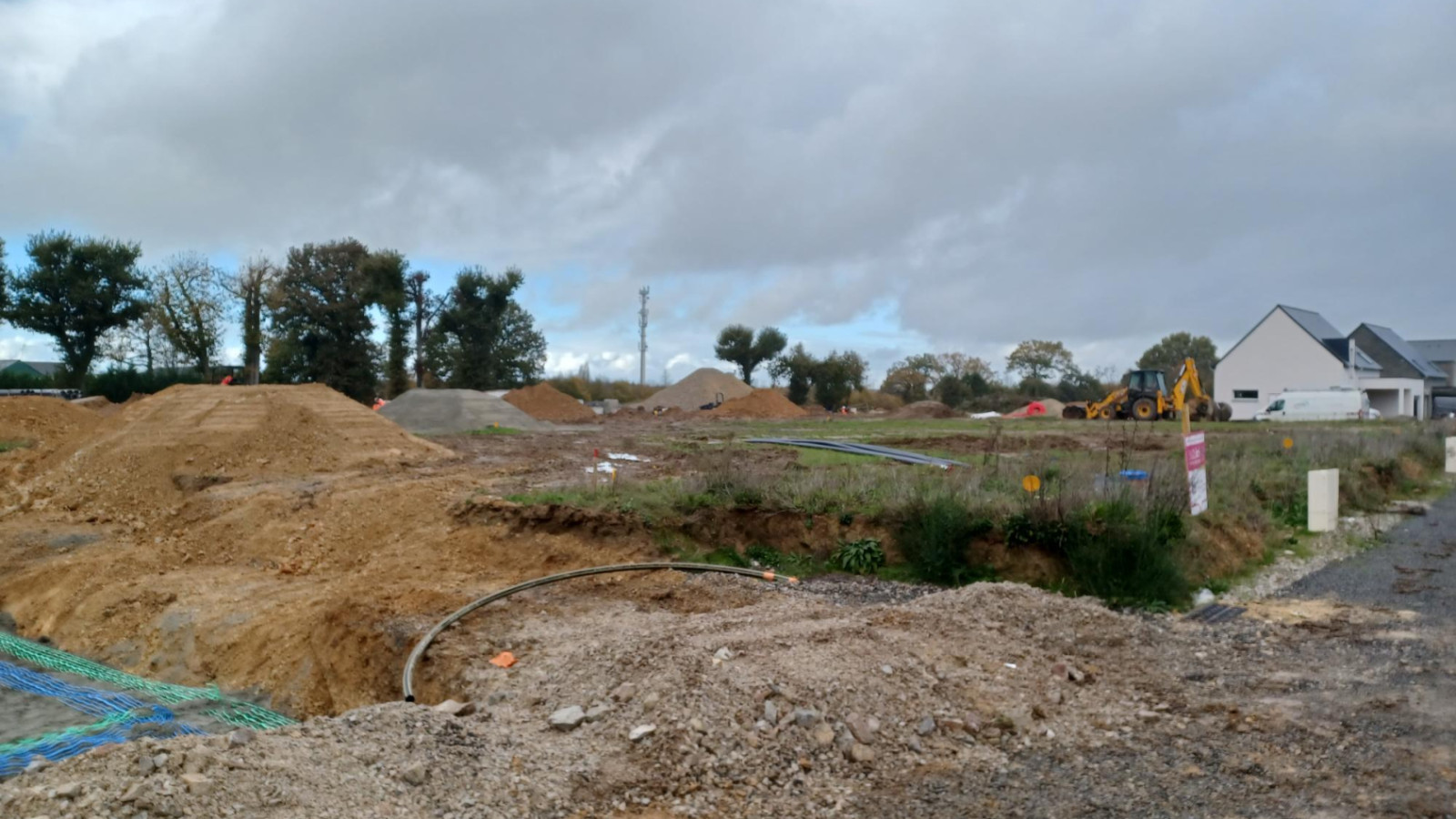 Terrain constructible de 434m2 à Saint-Maugan