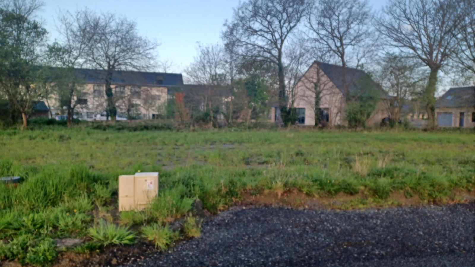 Terrain constructible de 427m2 à Lassy