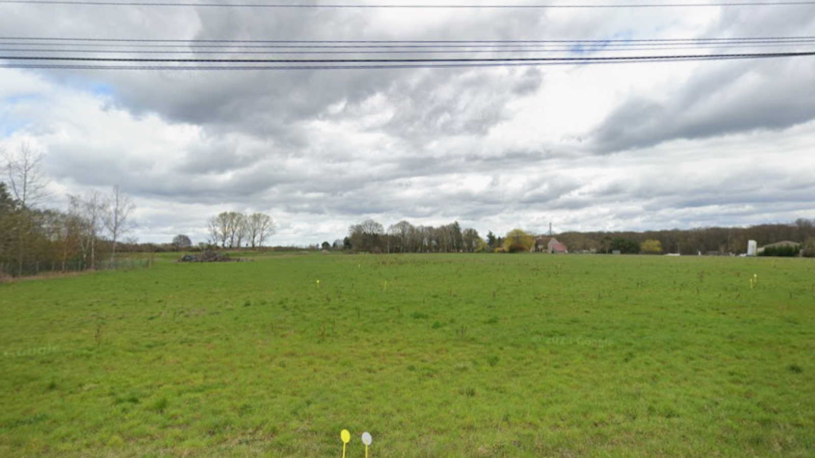 Terrain constructible de 1051m2 à Chanteau