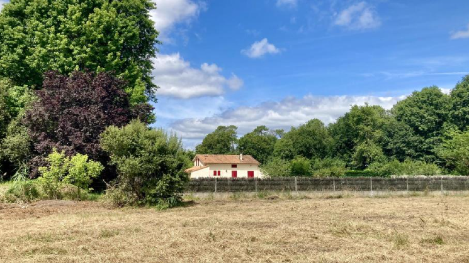 Terrain constructible de 502m2 à Le Taillan-Médoc