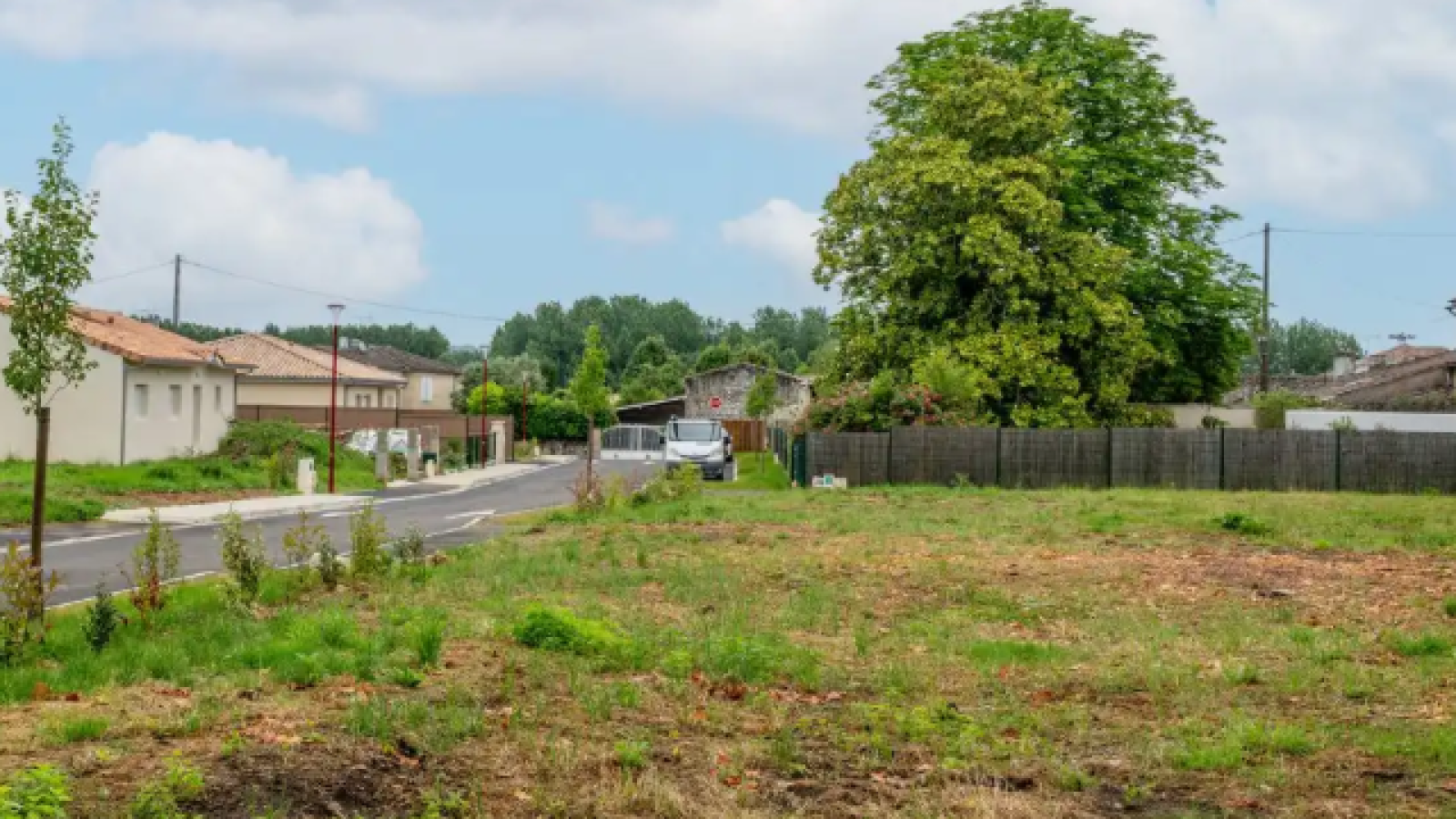 Terrain constructible de 400m2 à Arbanats