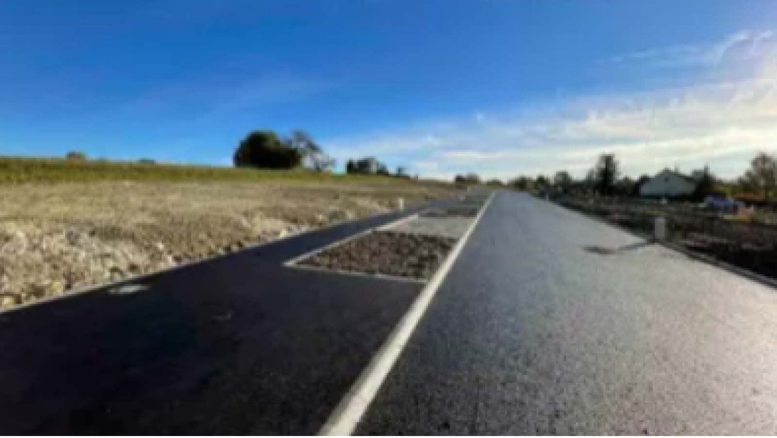 Terrain constructible de 485m2 à Baule