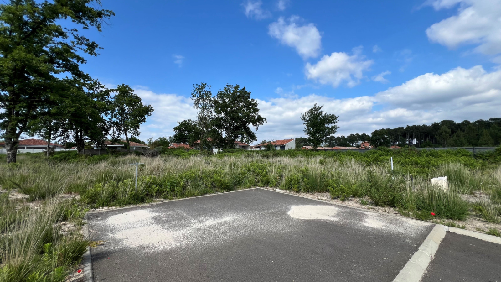 Terrain constructible de 500m2 à Salles