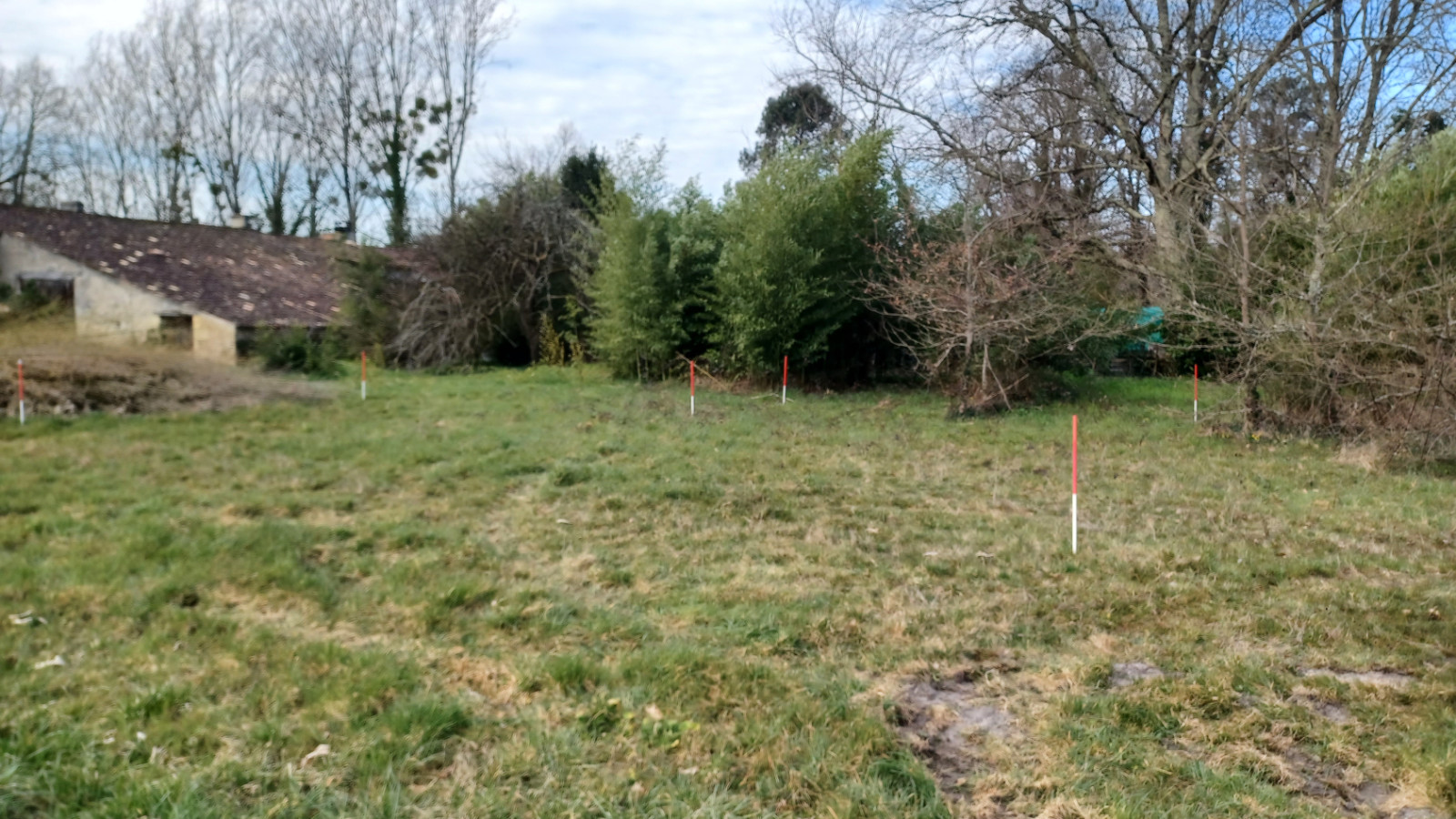 Terrain constructible de 438m2 à Margaux-Cantenac