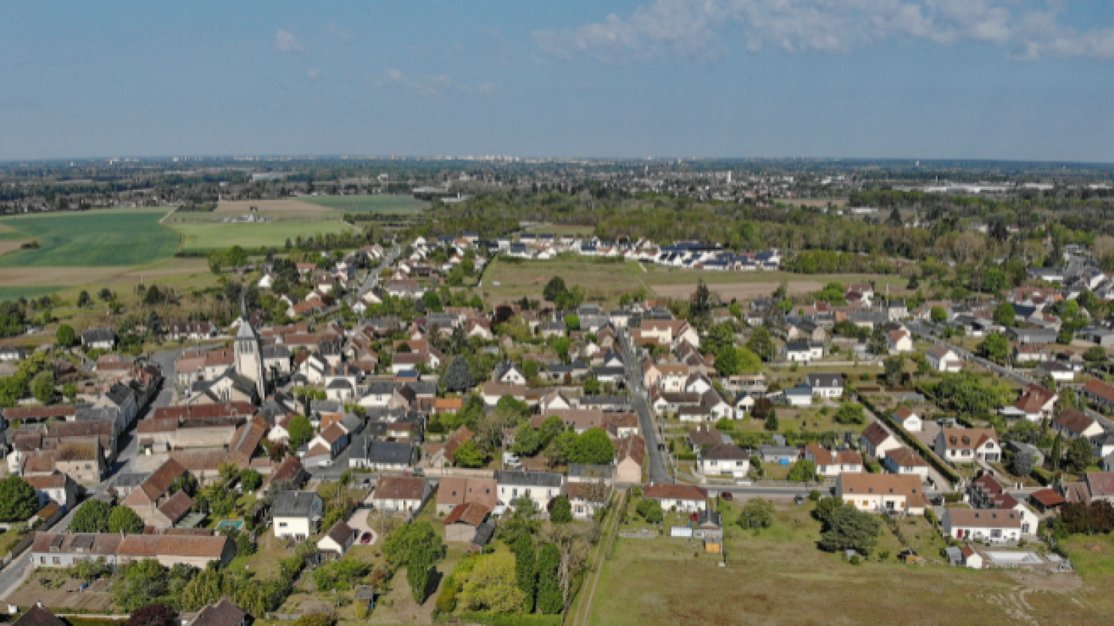 Terrain constructible de 1730m2 à Mardié