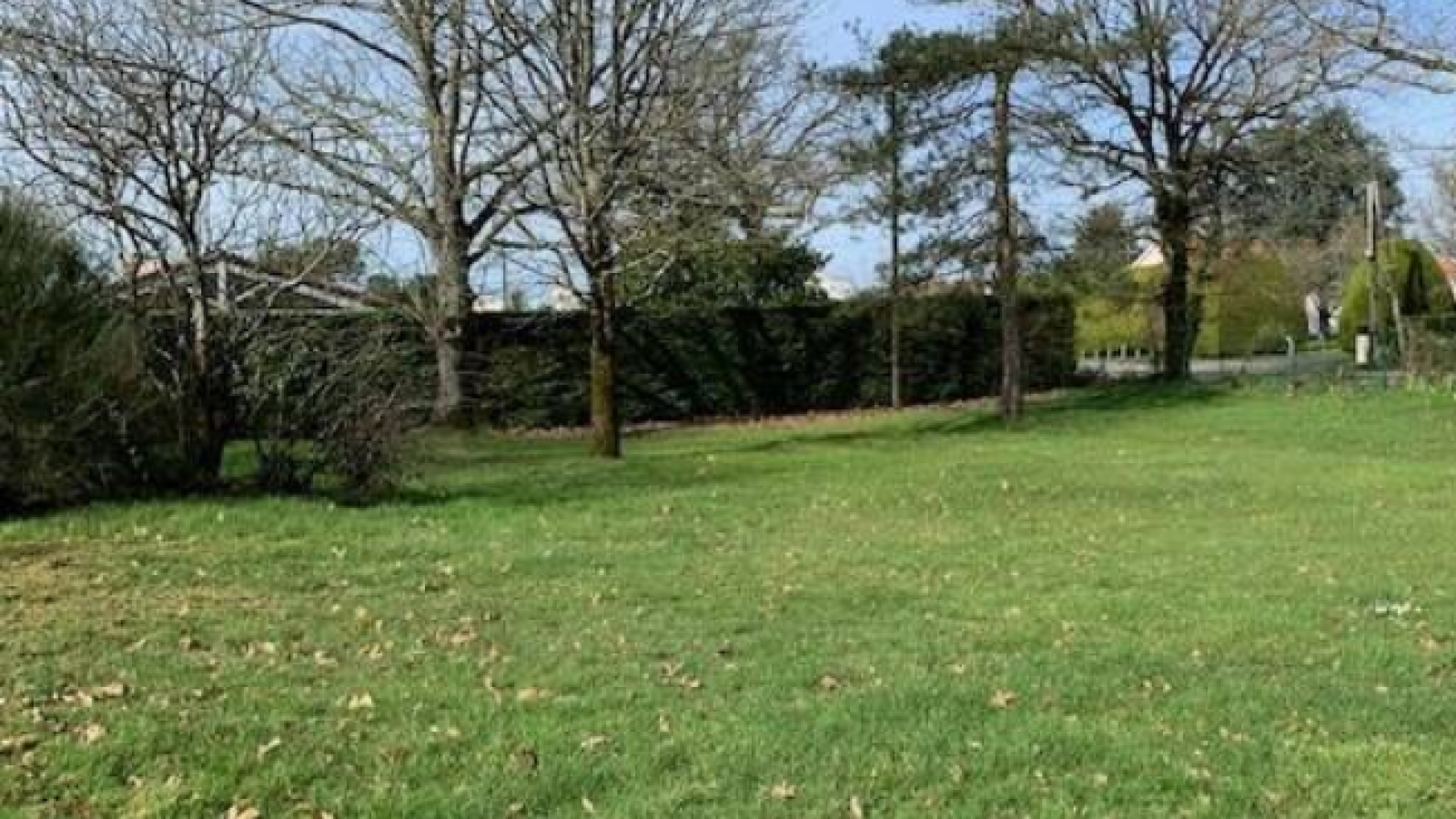 Terrain constructible de 476m2 à Montaigu-Vendée