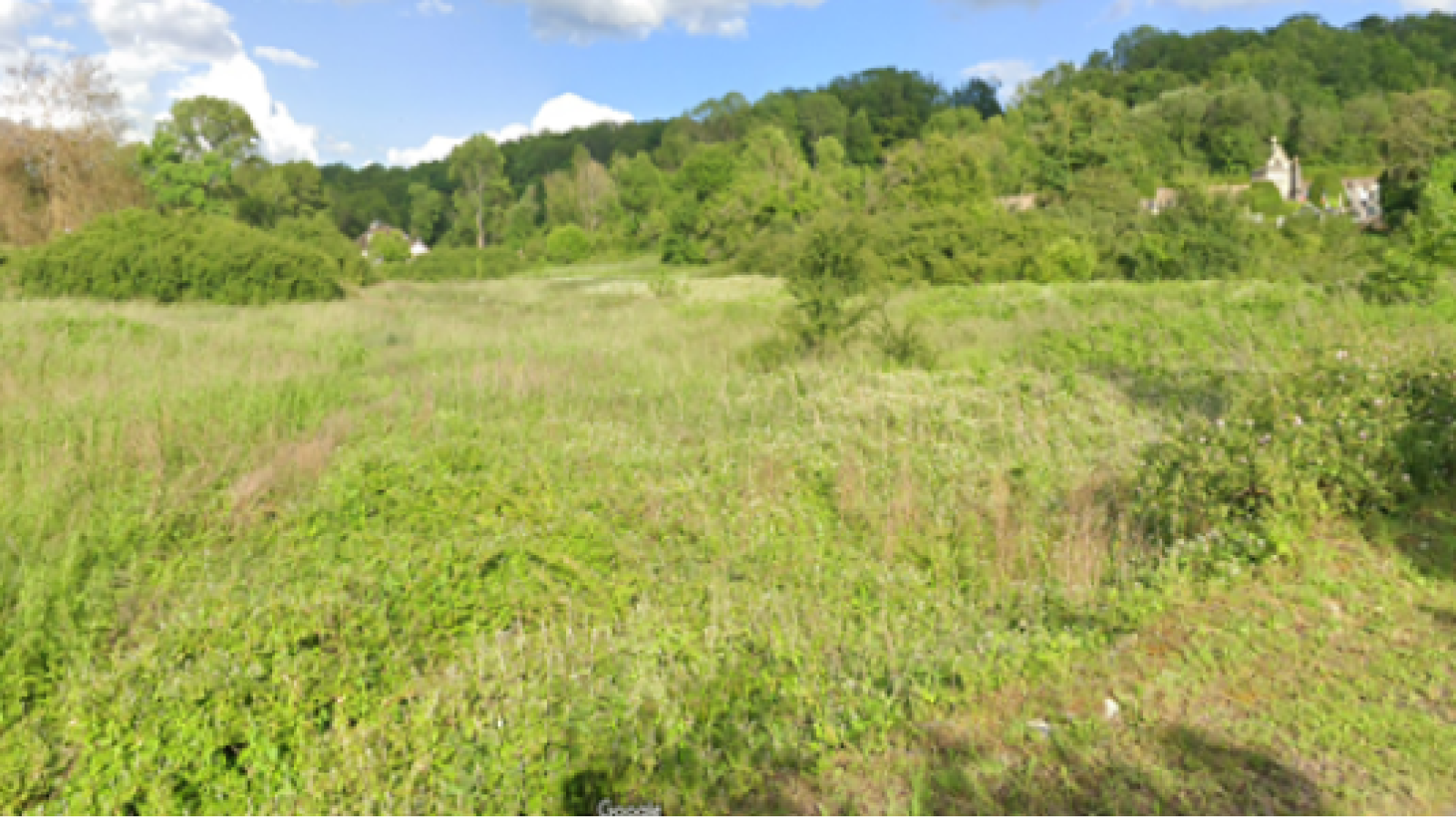 Terrain constructible de 8206m2 à L'Isle-sur-Serein