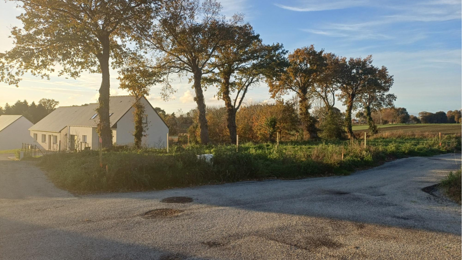 Terrain constructible de 340m2 à Elven