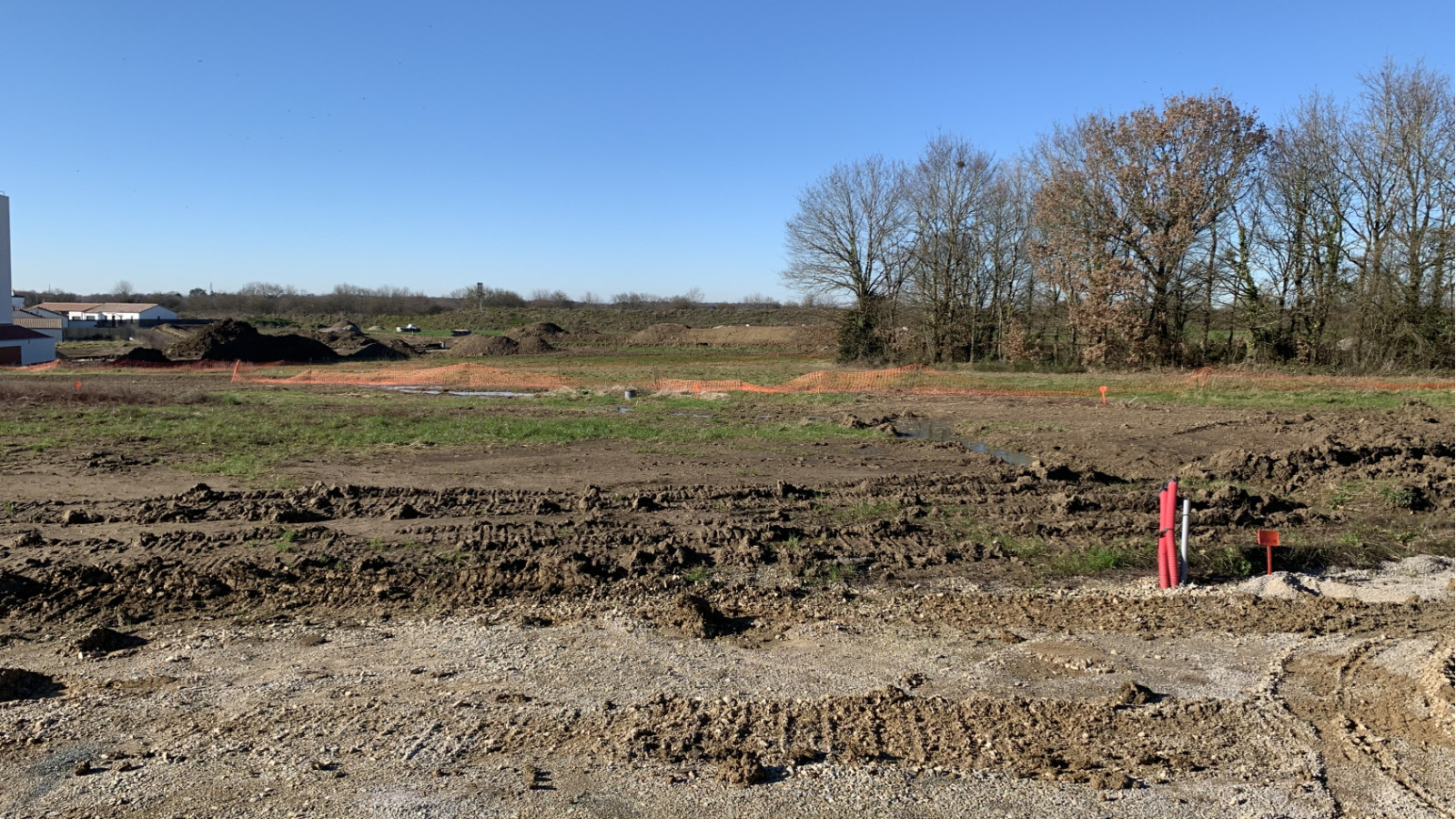 Terrain constructible de 421m2 à Landeronde