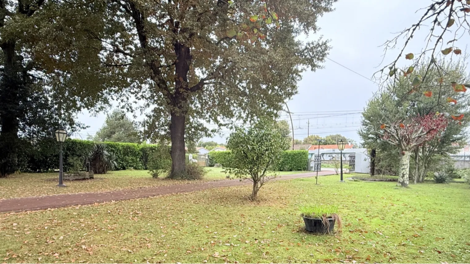 Terrain constructible de 1009m2 à Pessac