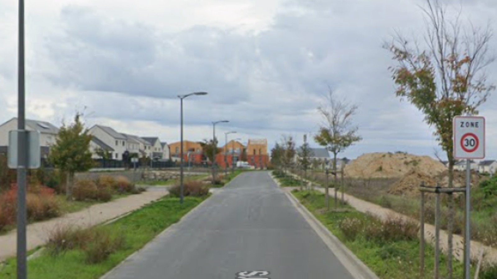 Terrain constructible de 850m2 à Ingré